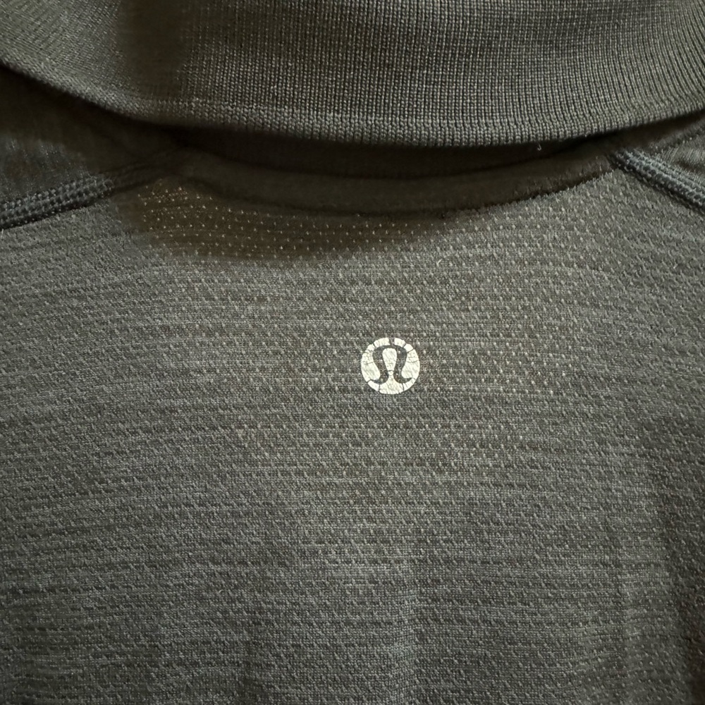 Lululemon men’s polo